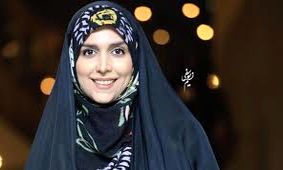 “خانم مجری چادری” با تیپ ساحلی در خارج از کشور + عکس