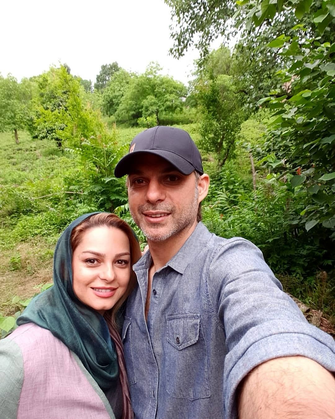 سلفی تازه آرمان بیانیِ "افعی تهران" در کنار خواهرش