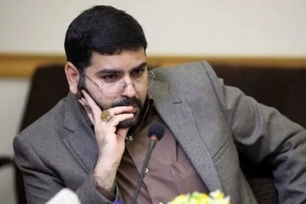 پیام مشاور سابق عراقچی به لاریجانی: نظرات در مورد مذاکرات را متوقف کنید