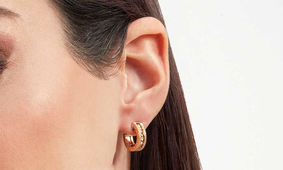 این گوشواره ها برای استایل خانم هایی با موی بلند پیشنهاد می شود