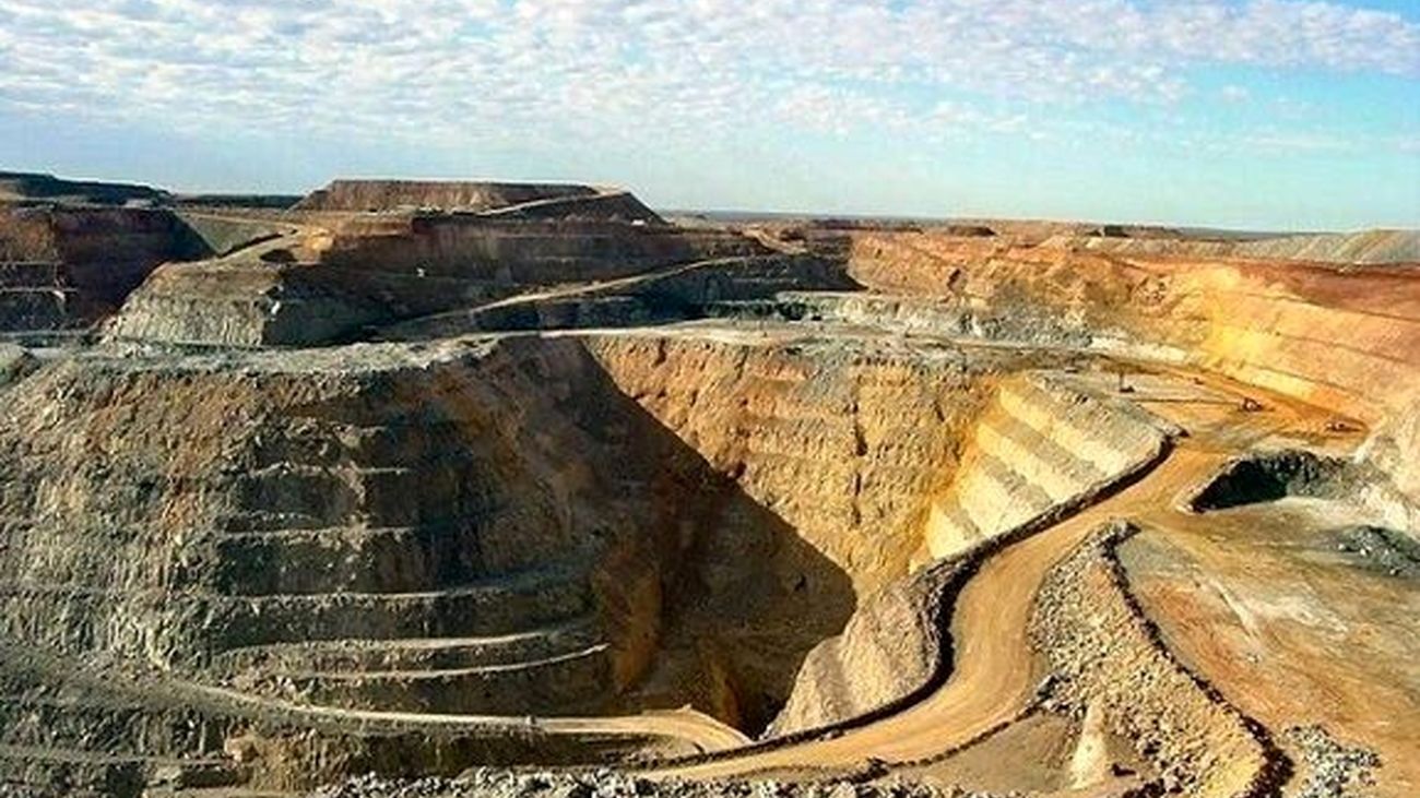 ردپای احمدینژاد در معادن پیدا شد / سقوط ۱۰۰ میلیون دلاری درآمدها