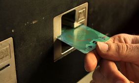 آیا کارت سوخت به این زودی حذف می‌شود؟