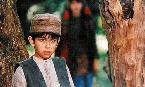 تصاویر جدید ارسلان قاسمی؛ پسر چشم رنگی سریال در چشم باد با چهره‌ای جذاب‌تر!