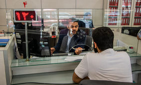 متقاضیان وام بانکی بخوانند / کدام بانک‌ها وام ۱۰۰ میلیون تومانی بدون ضامن می‌دهند؟