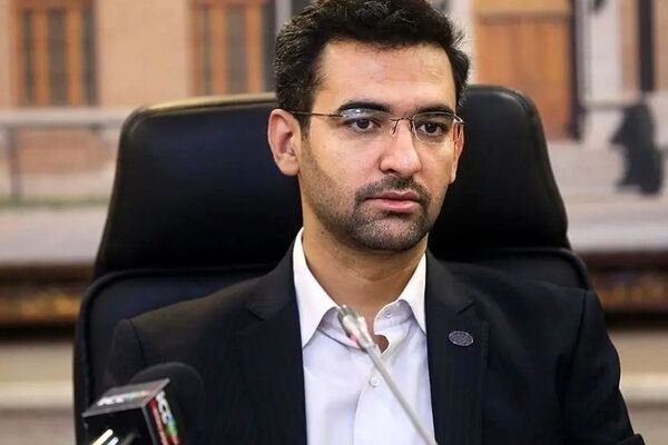 آذری جهرمی: چرا کسی بی‌پرده با رئیس جمهور صحبت نمی‌کند؟