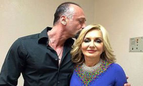 چهره جوان و بسیار زیبای گوگوش و پسرش کامبیز در جوانی!