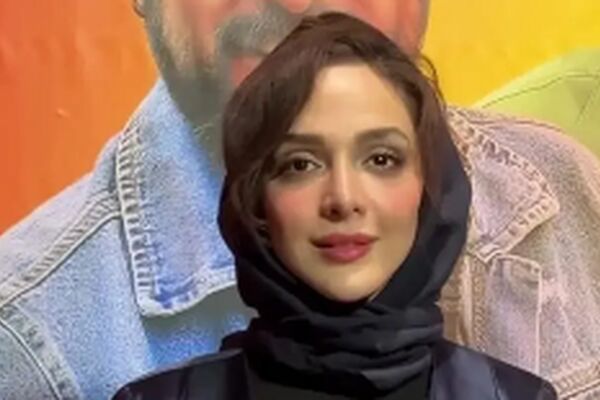 استایل چشم‌نواز المیرا دهقانی در مراسم ویژه +فیلم