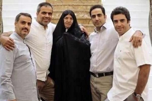 راز غیبت یکتا ناصر در دورهمی شیک منوچهر هادی برای روز مادر فاش شد!