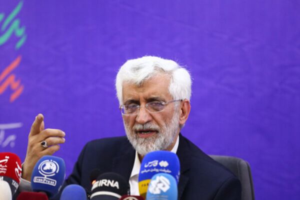 روزنامه اصولگرا خطاب به جلیلی؛ راه انداختن جدال «دیدی گفتم»، مشکلی را حل نمی‌کند