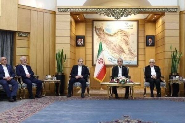 پزشکیان در فرودگاه: ما دنبال جنگ نیستیم اما پاسخ قاطعی به متجاوزان خواهیم داد