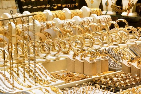 قیمت طلا ۱۸ عیار امروز ۲۳ خرداد ۱۴۰۴ / بازار زیر سایه جو روانی