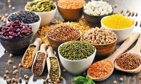 آخرین لیست قیمت حبوبات مهر ۱۴۰۴: لوبیا چیتی، نخود، عدس و لپه چند؟ + جدول