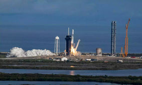 اسپیس ایکس چندین پنل خورشیدی و تجهیزات علمی را به ایستگاه فضایی بین‌المللی برد
