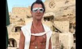 پیوستن امین حیایی به کمپین جنجالی رضا گلزار؛ خودرو آفرود حیایی همه را شوکه کرد! + فیلم