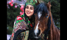 صبحانه شاهانه بهنوش بختیاری؛ تجمل‌گرایی به سبک قاجاری! + فیلم