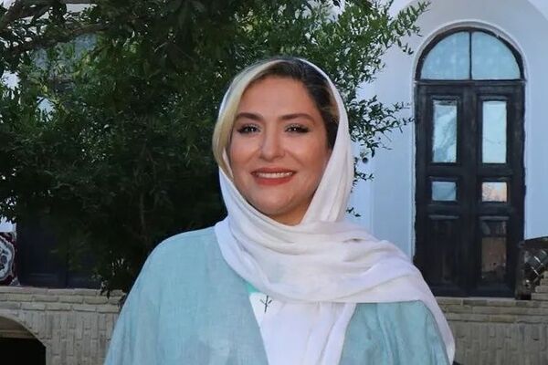 چیدمان دوبلکس فرح پهلوی سریال شاه، رازهای خانه روستیک بازیگر مشهور! + فیلم