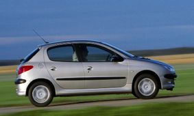 جدول قیمت پژو 206/ خرید مدل اتومات با بودجه کمتر از ۵۰۰ میلیون!