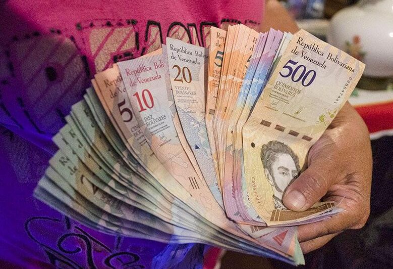 افزایش 100 درصدی نرخ دلار در برابر پول ملی یک کشور دوست