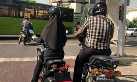 تبعیض قانونی علیه زنان موتورسوار / چرا حق بیمه به بانوان پرداخت نمی‌شود؟