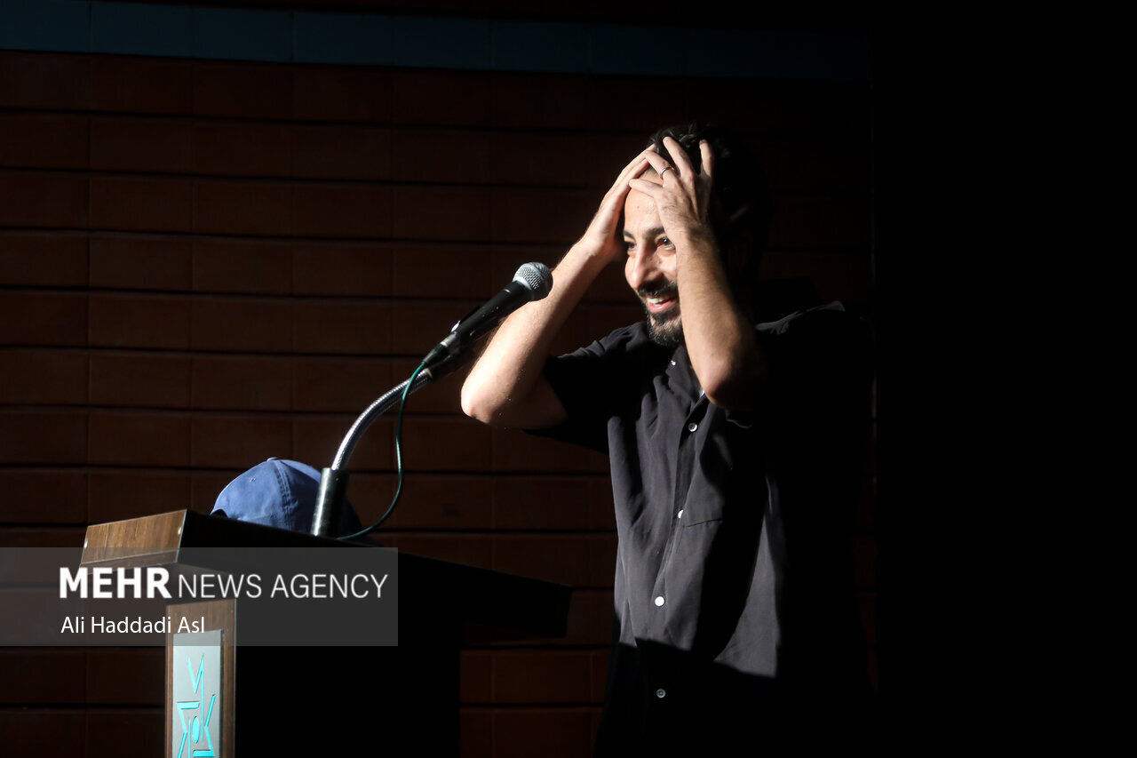 ادای احترام خاص نوید محمدزاده به بازیگر پیشکسوت