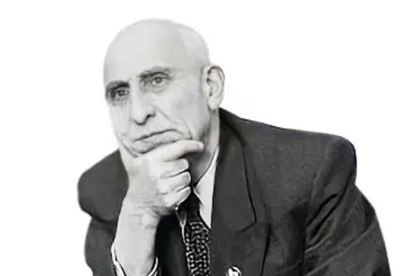 یک اشتباه استراتژیک دکتر مصدق / نقدی بر یادداشت احمد زیدآبادی درباره 28 مرداد