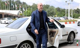 صدای رئیس مجلس نسبت به گرانی‌ خودرو بلند شد /  چرا نمی‌گذارند خودرو وارد شود؟