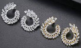 چه گوشواره‌ای به خانم هایی با موی کوتاه می آید؟