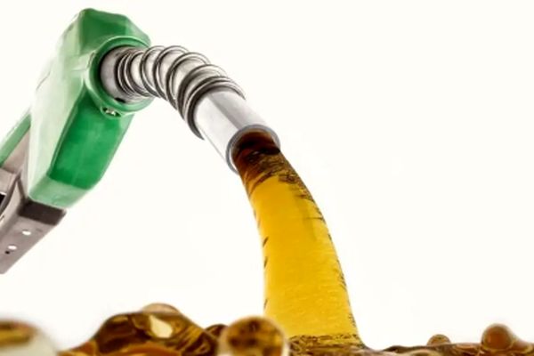 راهنمای کامل تغییر نحوه سوختگیری در پمپ بنزین‌ها از فروردین