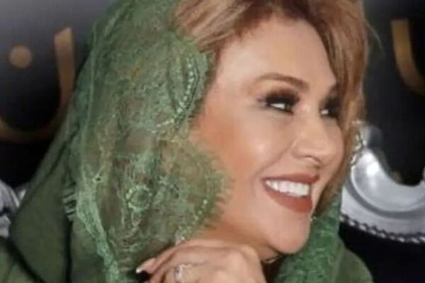 سفر در زمان| جوانی جذاب نسرین مقانلو با کیک پشت در قدیمی خانه‌اش