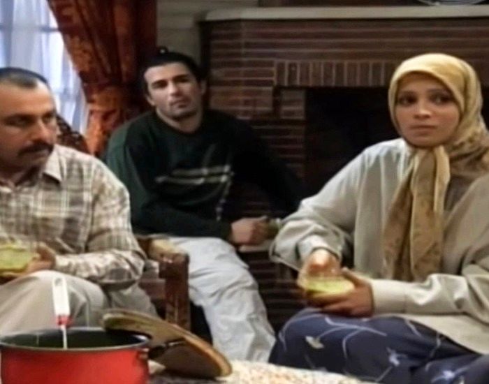 روشنک عجمیان در کوچه اقاقیا