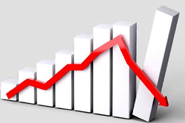 روند نزولی بورس تهران  در سایه ریسک‌ها