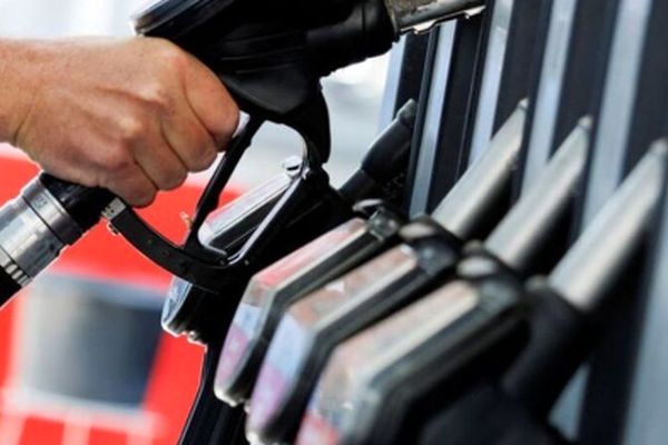  جزئیاتی جدید درباره قیمت بنزین / سه نرخی می شود ؟!