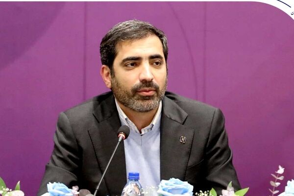 نخستین همایش هم‌اندیشی بانک صادرات ایران با فعالان صنعت پتروشیمی برگزار شد/ یاسر مرادی: بانک صادرات ایران برای بهبود حاشیه سود صنعت پتروشیمی ابزارهای نوین در اختیار دارد