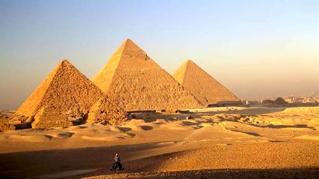 آشکار سازی داخل اهرام مصر با پرتونگاری میون