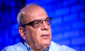 عبدی خطاب به پزشکیان: مراقب لغزش‌های سیاسی باشید