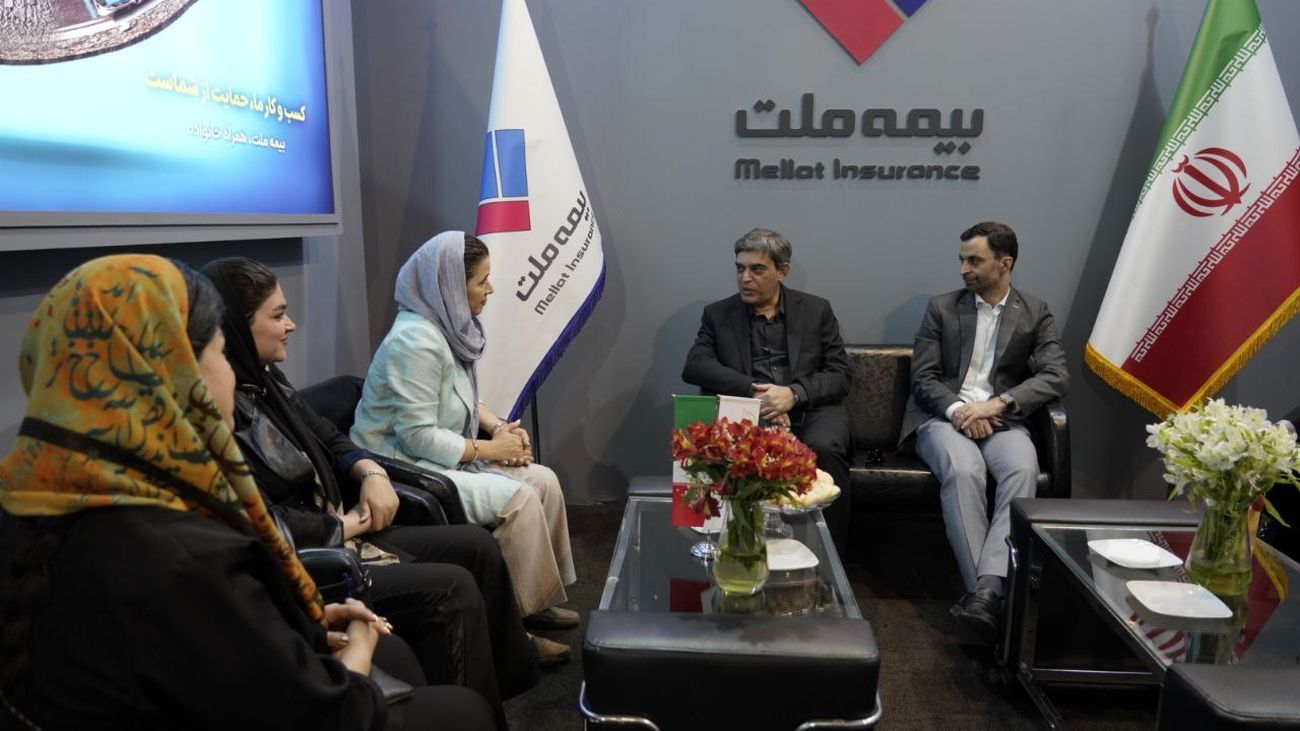 دیدار و گفتوگوی محمدرضا فرهادیپور با جمعی از نمایندگان شرکت بیمه ملت
