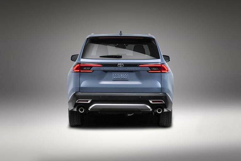 خودرو شاسی بلند Toyota grand highlander جدید