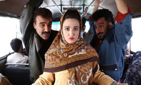 گلاره عباسی و مانتوی جنجالی‌اش همه را شگفت‌زده کرد!