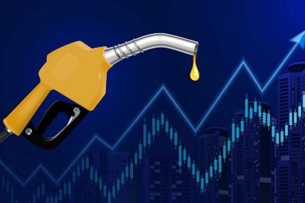 معاون دفتر رئیس جمهور/ آیا بنزین در ایران واقعاً مفت است؟ + فیلم