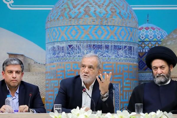 صداوسیما؛ قوۀ پنجم؟!حاشیه‌ای بر مصاحبۀ تلویزیونی رئیس‌جمهور در اردبیل