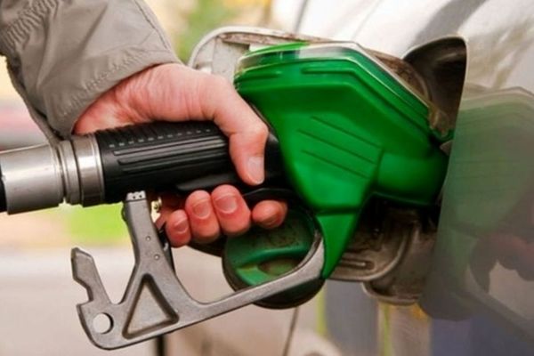 تصمیم نهایی درباره افزایش قیمت بنزین از زبان وزیر نفت