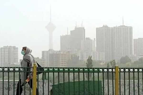 کارگران در محاصره دود؛ دولت فقط ادارات خودش را نجات داد!