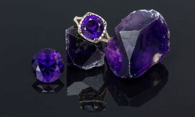 این سنگ درخشان یکی از گران ترین جواهرات دنیاست