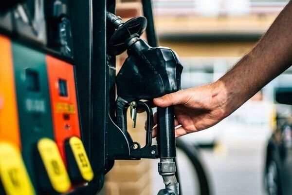 برنامه دولت برای بنزین ۱۰ هزارتومانی اعلام شد