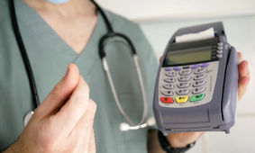 تشکیل پرونده برای 4686 پزشک/ شناسایی تراکنش‌های بانکی پزشکان فاقد کارتخوان