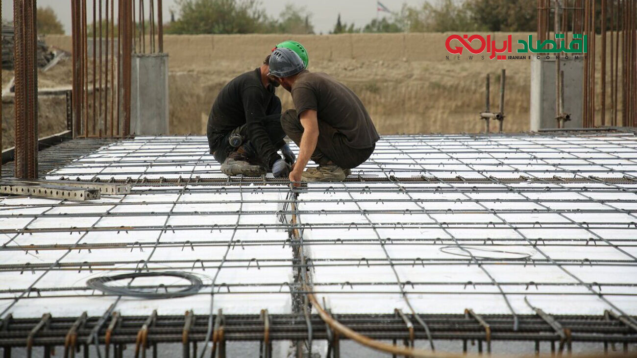 جامعه کارگری در حال غرق شدن است / بار مالی وام‌ های سنگین بر دوش کارگران !
