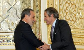 هشدار گروسی به ایران: برای جلوگیری از جنگ، با بازرسان همکاری کنید