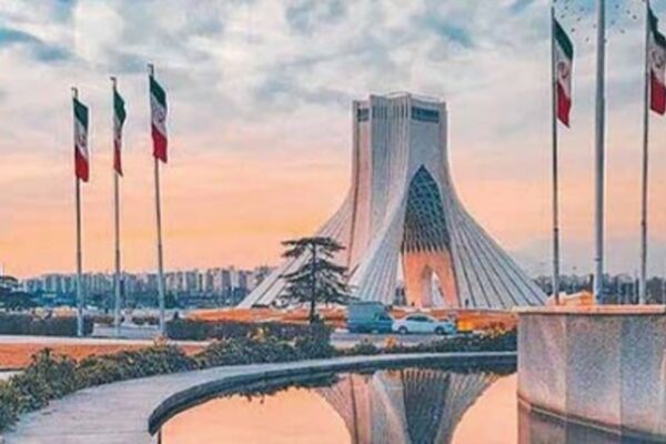 بیانیه مشترک 190 فعال سیاسی و مدنی؛ زمان اتحاد ملی فرا رسیده