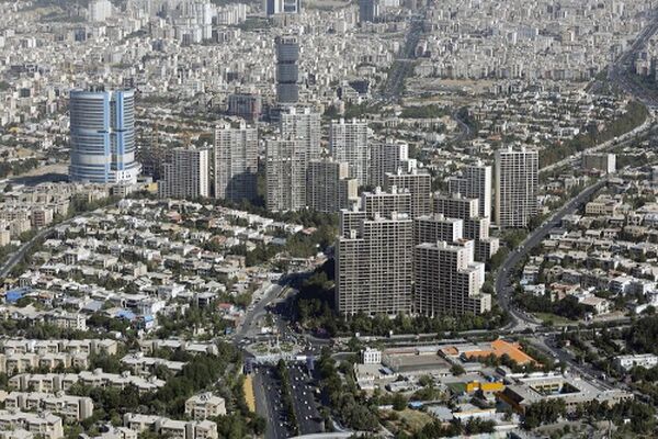 افزایش قیمت ملک با دست‌به‌دست شدن دلار میان املاکی‌ها و مالکان + عکس