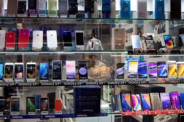قیمت گوشی امروز؛ آیفون و سامسونگ تا کجا بالا رفتند؟